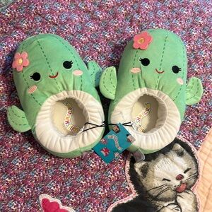 NEW Maritza the Cactus Official Squishmallows Kids Girls Slippers Size 4-5